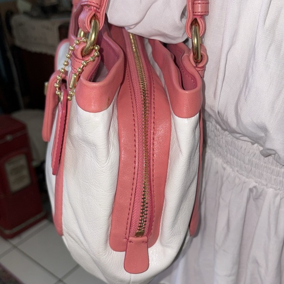 Coach 18601 Turnlock front pocket shoulder bag 3 compartment leather white/coral - Picture 7 of 17
